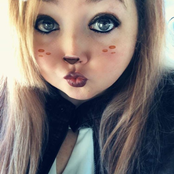 Meet your Posher, Priscilla - Picture 3 of 6